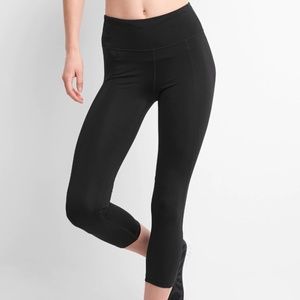 GapFit GFast Capri Leggings, S
